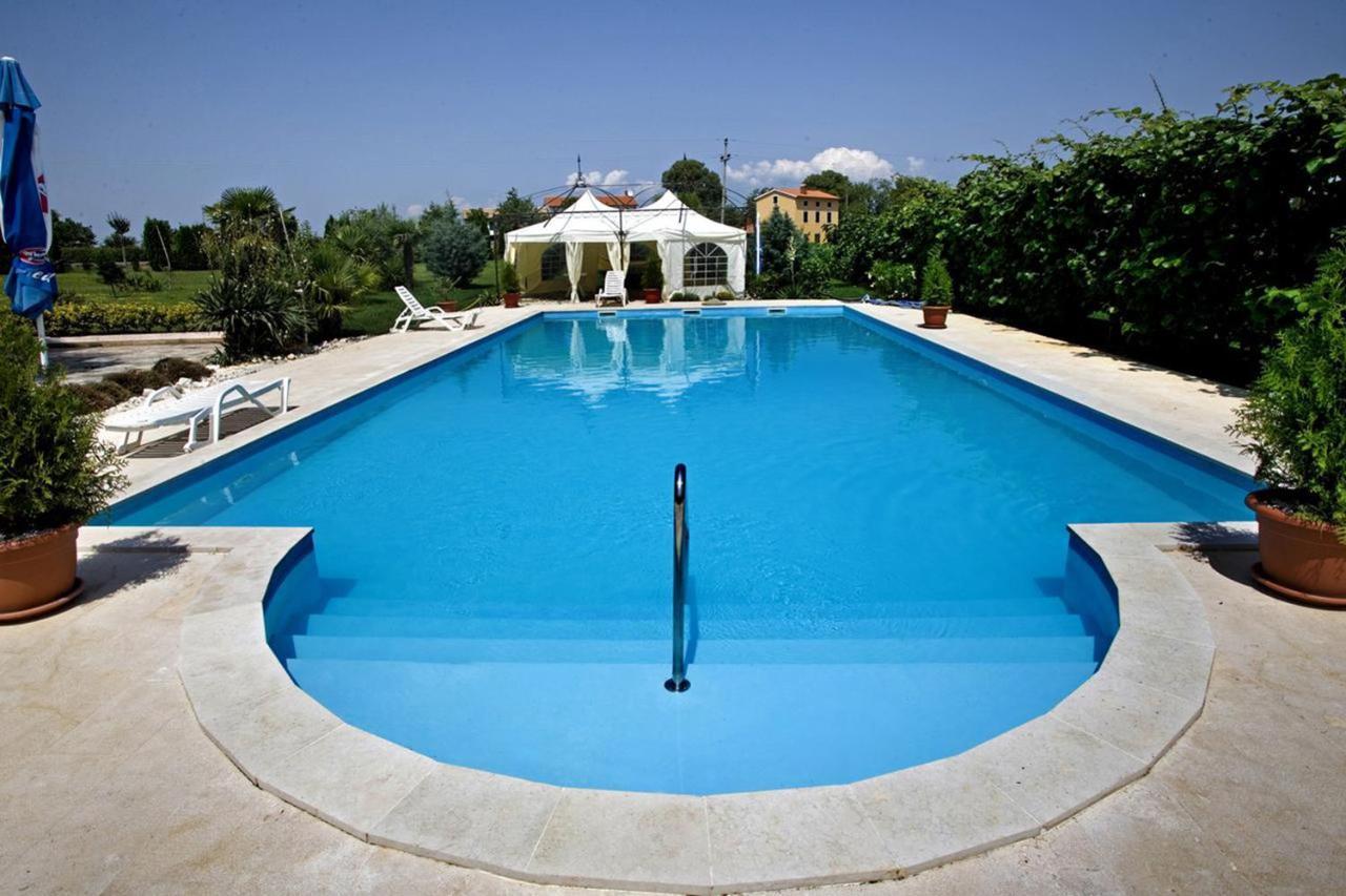 Apartments Aurelia Nova Vas  ภายนอก รูปภาพ