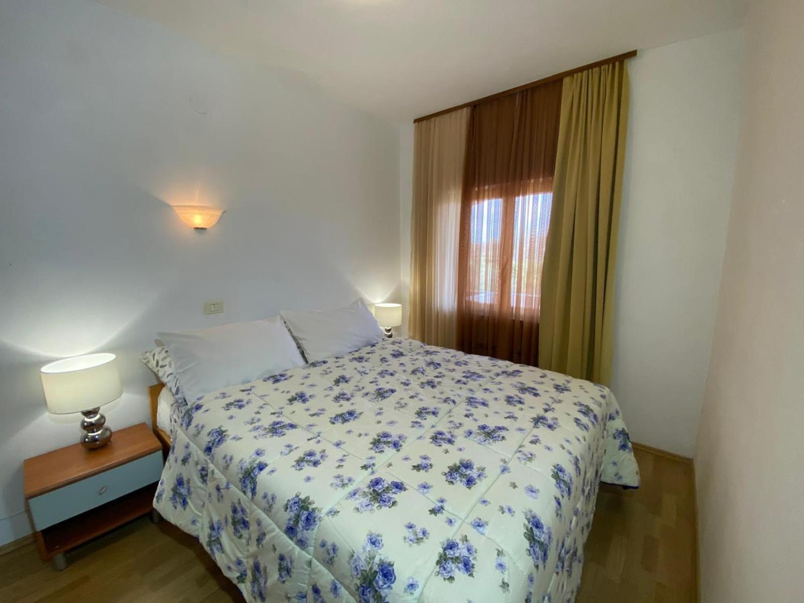 Apartments Aurelia Nova Vas  ภายนอก รูปภาพ