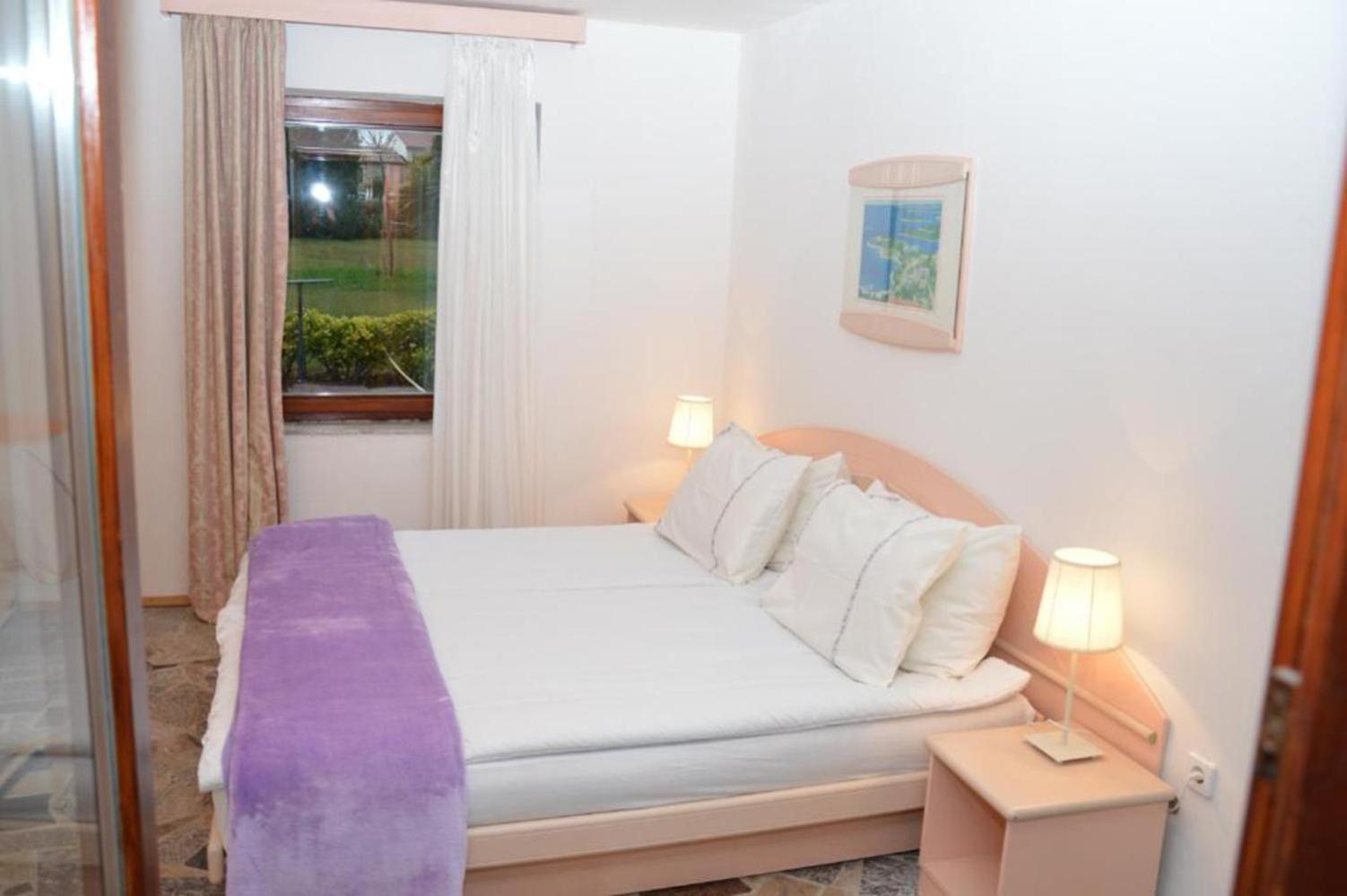 Apartments Aurelia Nova Vas  ภายนอก รูปภาพ