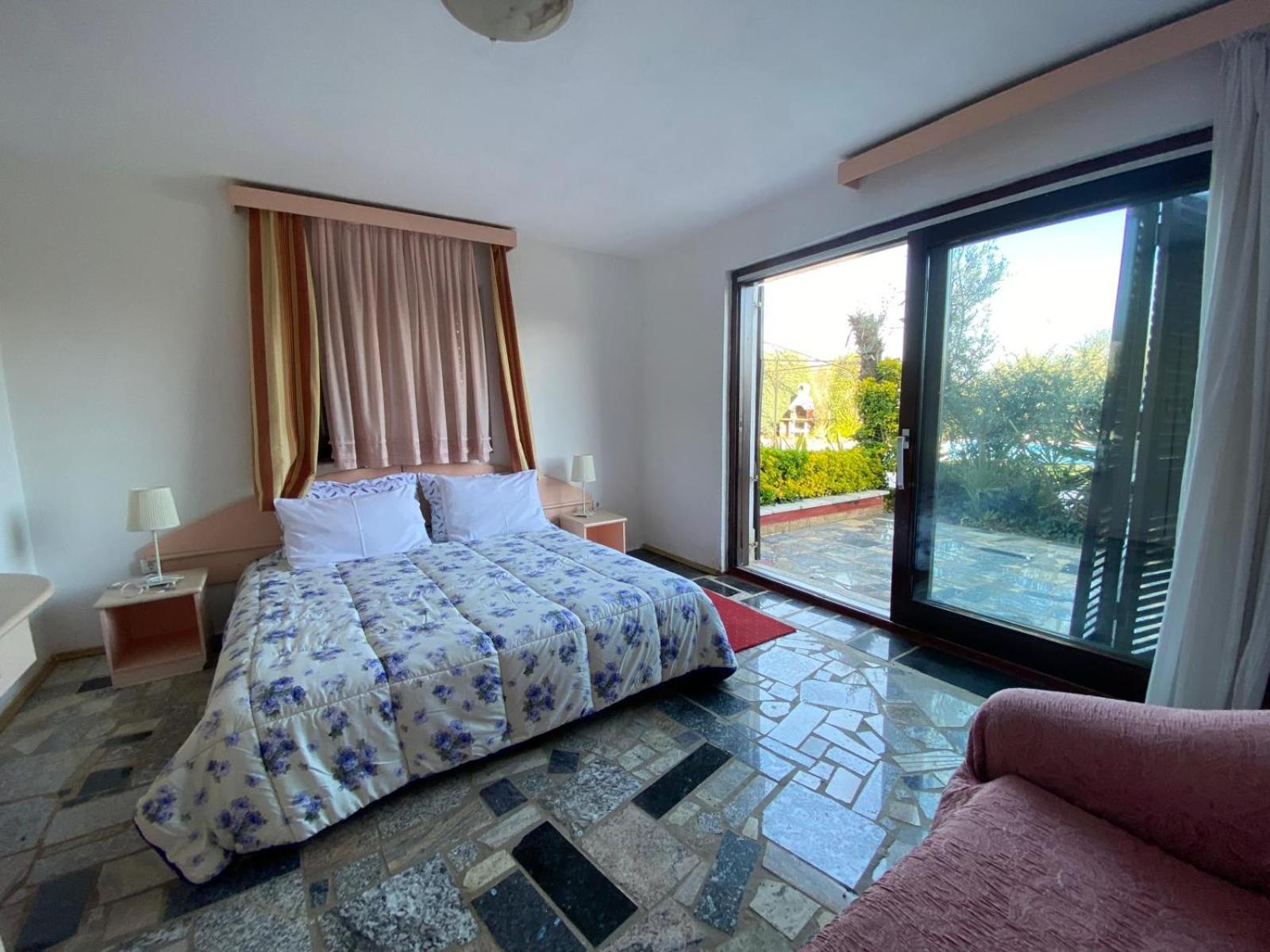 Apartments Aurelia Nova Vas  ภายนอก รูปภาพ
