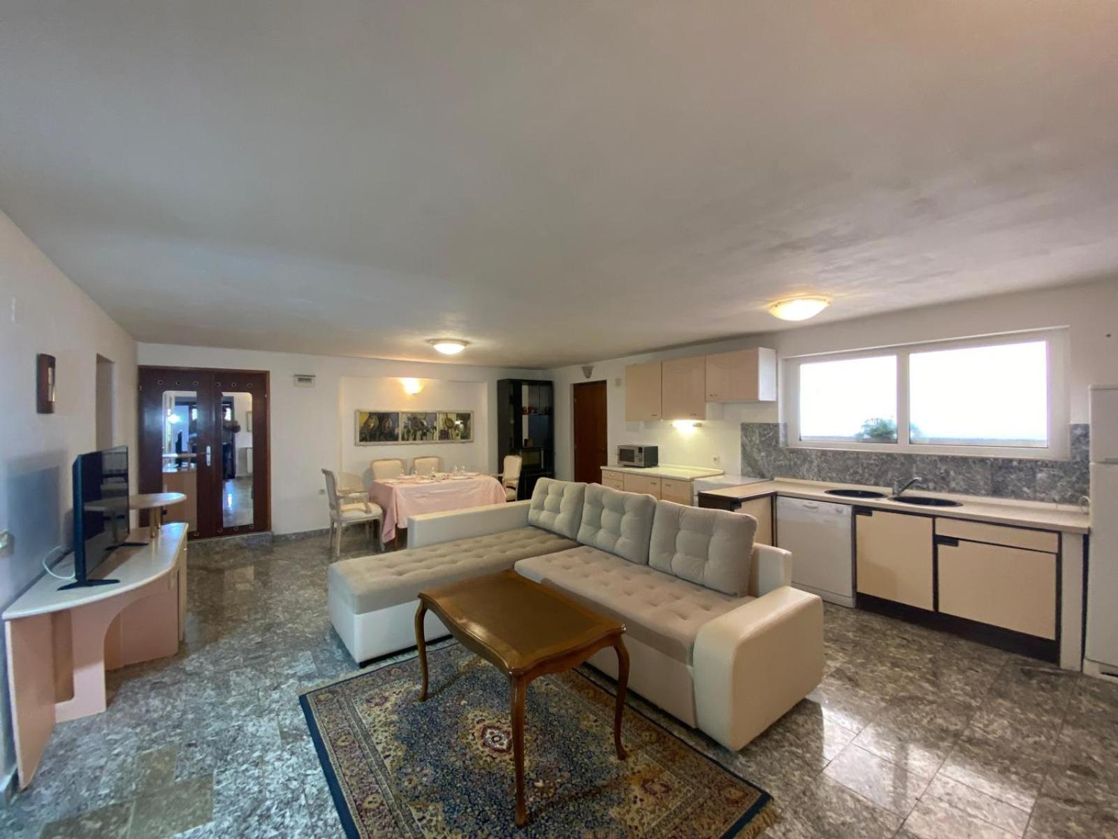 Apartments Aurelia Nova Vas  ภายนอก รูปภาพ